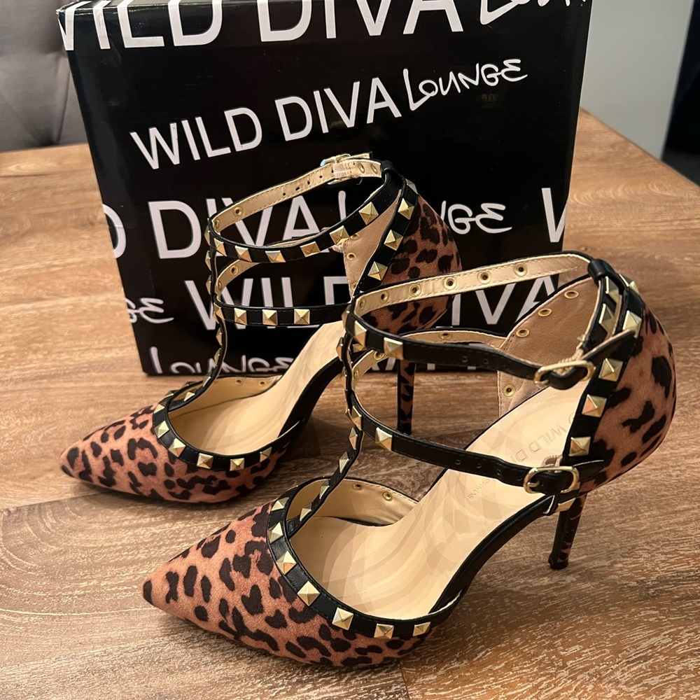 1 pair of very sexy Wild Diva size 10 woman’s  high heels